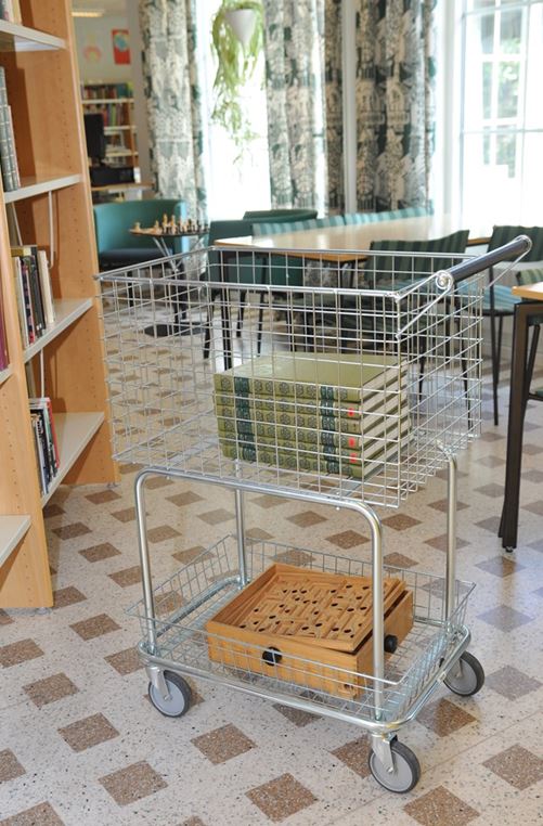 wozek-do-biblioteki