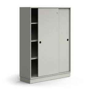 Zamykana szafa przesuwna QBUS, 3 półki, cokół, uchwyty, 1636x1200x400 mm, jasnoszary