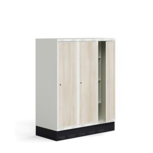 Szafka do szatni ROZ, 3 moduły, 3 drzwi, z podstawą, 1510x1200x550 mm, jesion