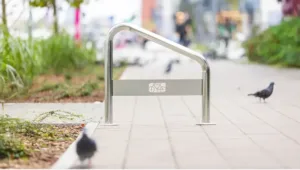 Stojak rowerowy typu U Pro skośny